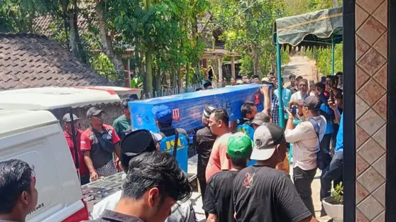 Jenazah Korban Kapal Virgo 8 Tiba di Tulungagung, 3 Warga Masih Hilang