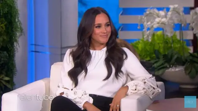 Meghan Markle Pamer Potret Menggemaskan Archie Harrison di Kandang Ayam