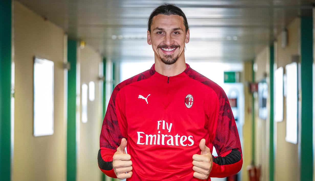 Foto Zlatan Ibrahimovic Kembali Ke Pelukan Ac Milan Bola Liputan6 Com