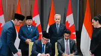 Penandatanganan ICA CEPA yang disaksikan oleh Presiden Prabowo Subianto dan Perdana Menteri Kanada Mark Carney di Ottawa, Rabu (24/09/2025). (Dok Kemenko Perekonomian)