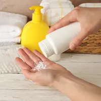 ilustrasi 5 Rekomendasi bedak dingin penghilang gatal/ AtlasStudio/shutterstock