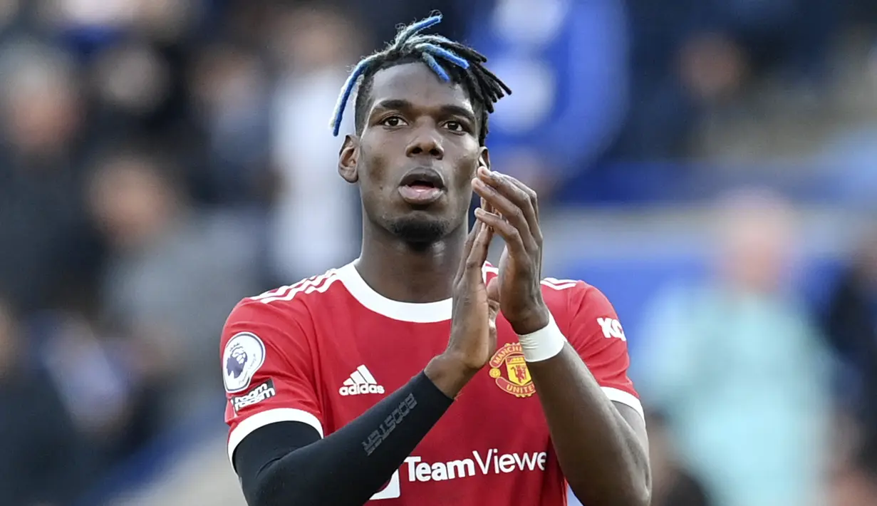 Paul Pogba - Tak perlu diragukan lagi, bintang timnas Prancis ini merupakan salah satu gelandang top dunia. Meski memiliki umpan-umpan spektakuler bagi rekan-rekan setimnya namun performa yang angin-anginan membuat fans merelakan kepergianya di bursa transfer nanti. (AFP/Paul Ellis)