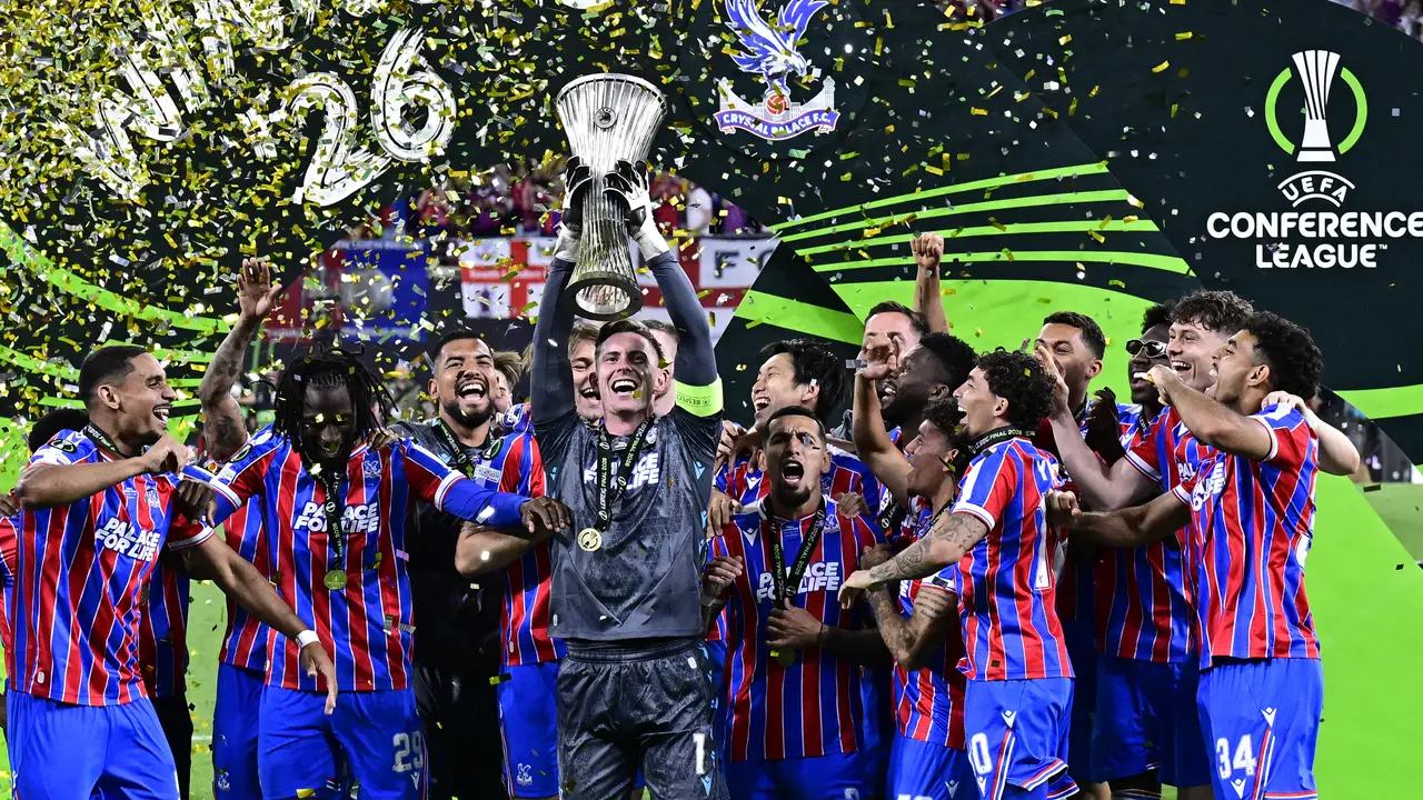Crystal Palace Juara Conference League
