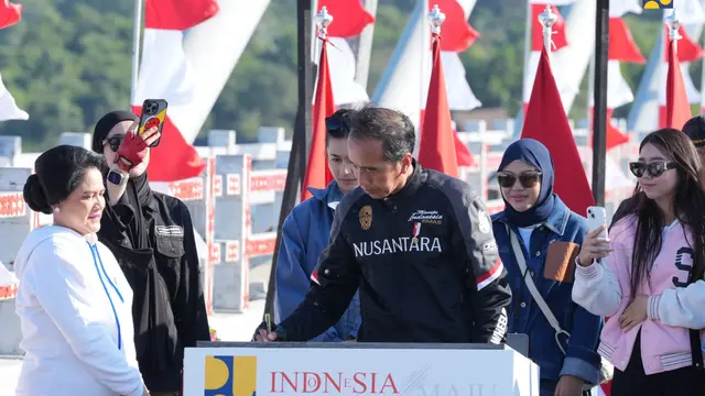 Presiden Joko Widodo (Jokowi) meresmikan Jembatan Pulau Balang pada Minggu, 28 Juli 2024. (Foto: Kementerian PUPR)