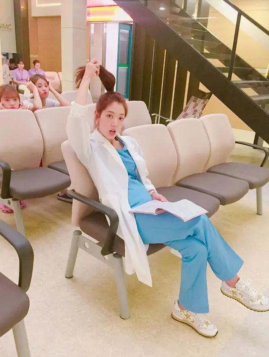 Agensi dari Park Shin Hye membenarkan jika aktrisnya mendapatkan tawaran tersebut. Akan tetapi mereka belum memastikan ia akan menerima atau menolak tawaran itu. (Foto: instagram.com/ssinz7)