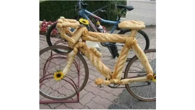 6 Potret Meme Roti Baguette ala Netizen Ini Bikin Geleng Kepala