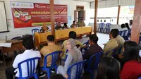 Suasana sosialiasi SP4N-Lapor di Kampung Kelumpang, Kabupaten Kutai Barat pada 22 Agustus 2023 untuk memudahkan warga melaporkan aksi perusakan lingkungan.