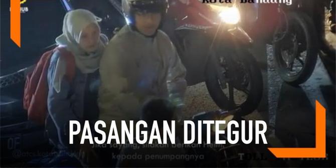 VIDEO: Kocak, Pasangan Muda di Bandung Ditegur via CCTV