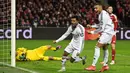 Laga kedua tim berlangsung cukup sengit. Pada menit ke-27, Rodrygo membuka keunggulan Real Madrid atas Brest. (Damien MEYER/AFP)