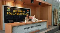 Kabid Humas Polda Metro Jaya, Kombes Yusri Yunus, menerangkan soal pembobolan bank. (Liputan6.com/Ady Anugrahadi)