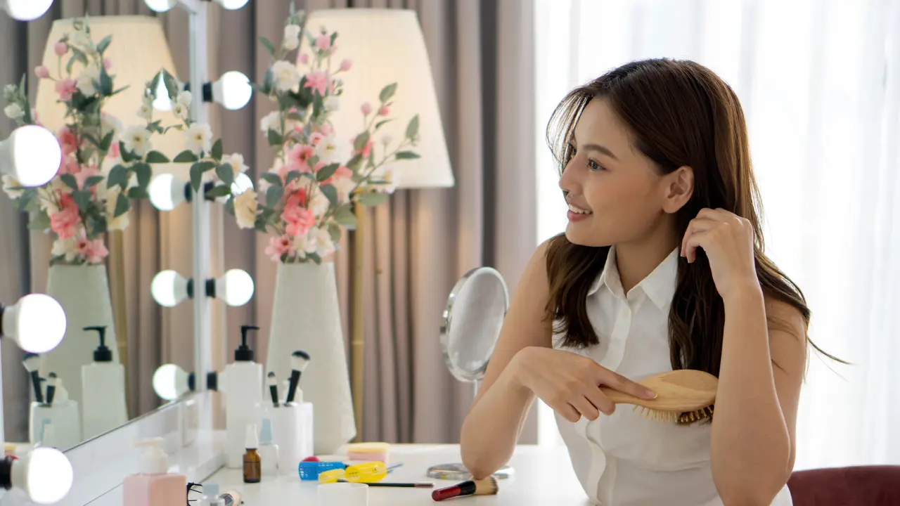 Cara Memakai Parfum agar Wanginya Tahan Lama, Beauty Enthusiast Wajib Tahu