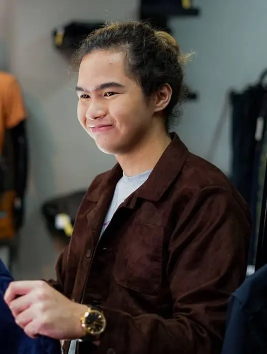 Bicara tentang pernikahan, ternyata Dul pernah terpikir untuk menikah di usia muda. Pembahasan ini dikatakan saat ia menjadi bintang tamu di salah satu acara TV Swasta. Kala itu, Ruben Onsu, sebagai host yang menanyakan hal tersebut. (Instagram/duljaelani)