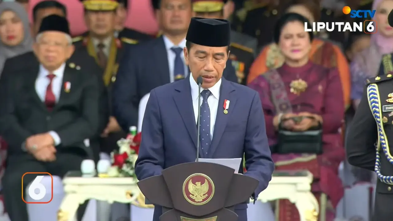 Presiden Jokowi dalam upacara peringatan Hari Ulang Tahun (HUT) ke-78 Bhayangkara Polri di Monas, Jakarta Pusat, Senin (1/7/2024).