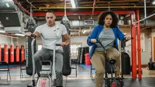 Ilustrasi menggunakan spinning bike. (Foto: Julia Larson/Pexels)