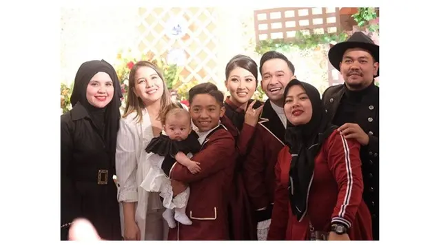 Momen Anniversary Ke-6 Ruben Onsu dan Sarwendah, Meriah dan Penuh Bahagia