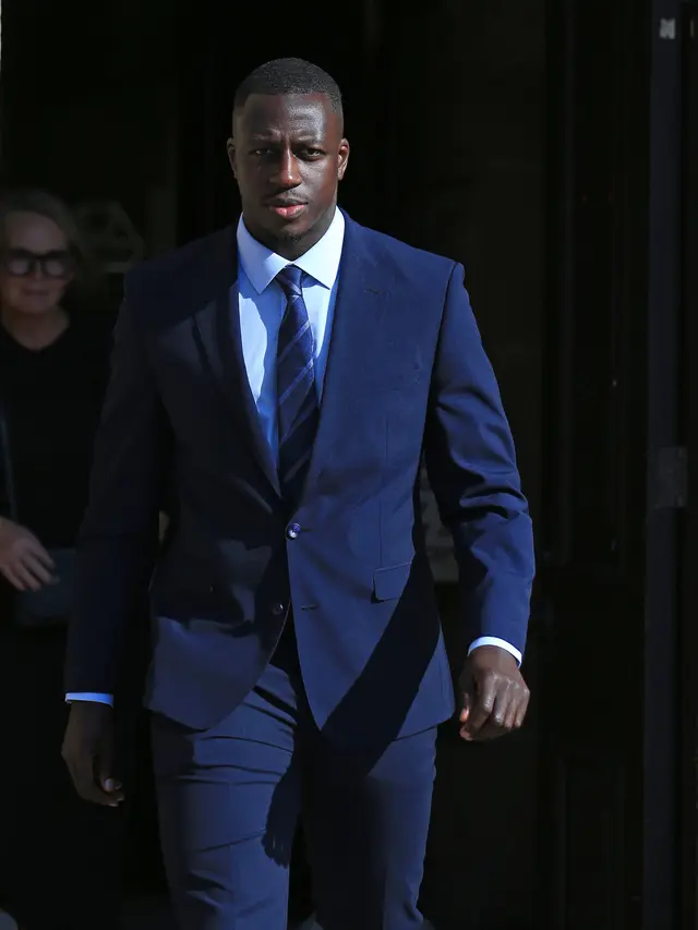 Ekspresi Bek Man City Benjamin Mendy Usai Disidang Terkait Kasus Pemerkosaan