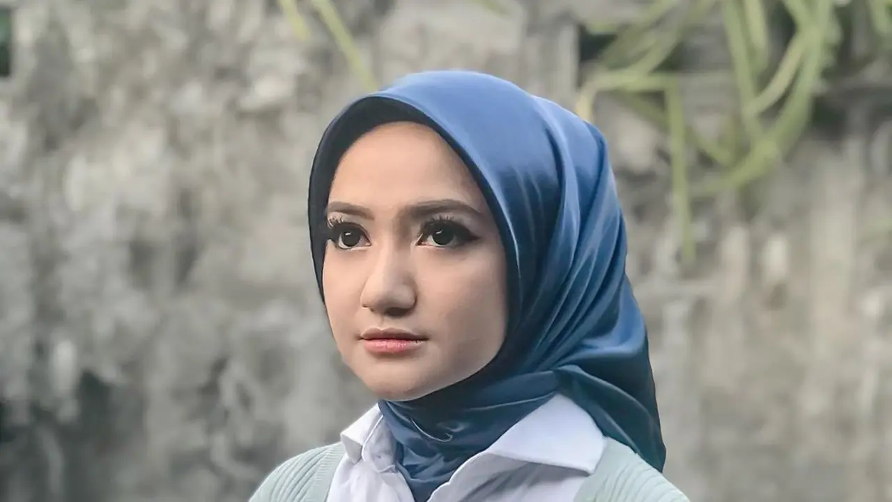 Putuskan Berhijab, Ini 6 Potret Terbaru Marcella Simon yang Memesona