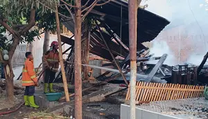 Sambaran Api Hanguskan Dua Rumah di Situbondo