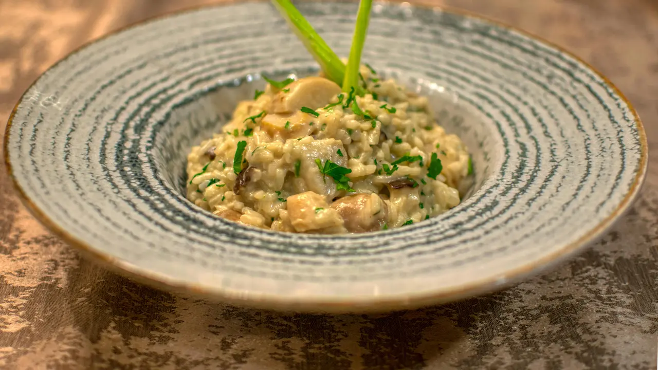 Mau Self Reward di Rumah? Coba Resep Praktis Mushroom Risotto Umami dalam 30 Menit Ini