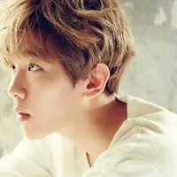 "Tolong beritahu aku bagaimana cara menggunakannya," tulis pemilik nama Byun Baekhyun sebagai keterangan foto. (Foto: Soompi.com)