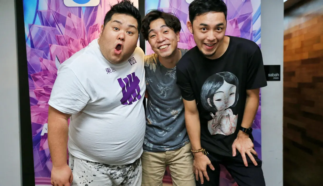 Kalau nama The Three hadir sebagai co-host, maka di sisi juri juga ada yang baru. Disebut-sebut nama Dewi Perssik akan mengisi salah satu bangku juri bersama Rita Sugiarto, Iis Dahlia, Inul Daratista, dan Beniqno Aquino. (Adrian Putra/Bintang.com)