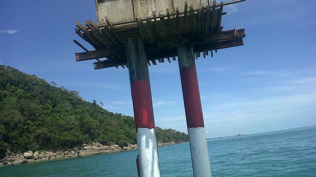 Tiang Pancang Malaysia di Wilayah RI Dicat Merah Putih