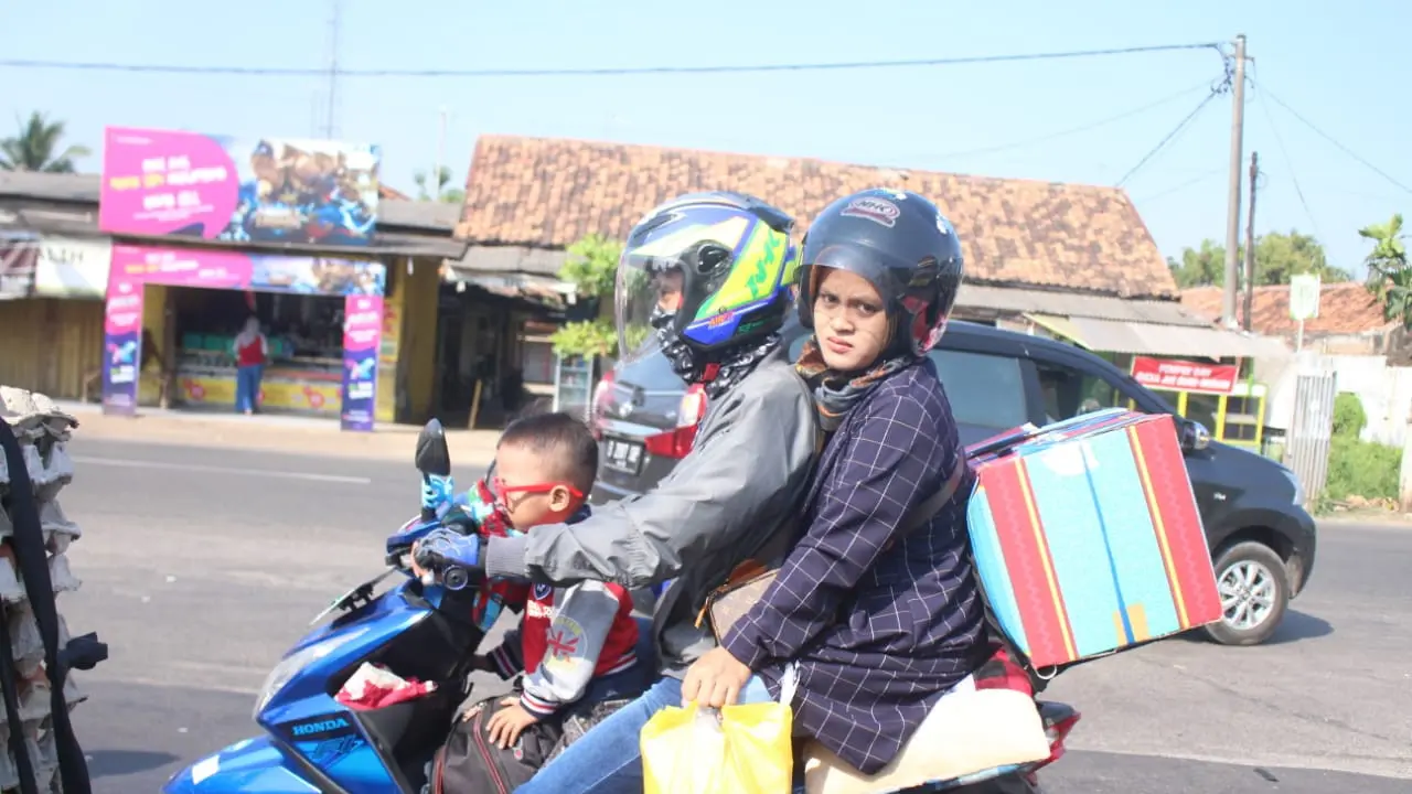 Pemudik motor pulang kampung lebih awal