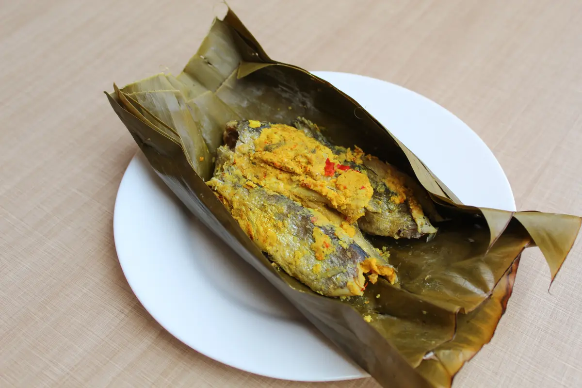 pepes bumbu kunyit