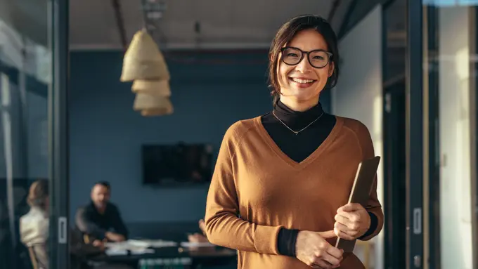 wanita april menghadapi hidup