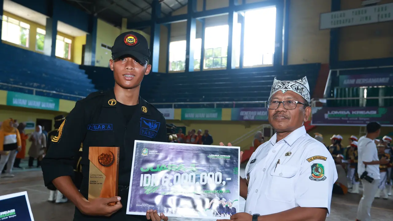 Plt Bupati Sugirah Tutup Lomba Kreasi Baris Berbaris Banyuwangi 