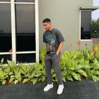 Fadly Faisal merupakan adik Bibi Andriansyah, yang saat ini berusia 21 tahun. (Foto: Instagram/@fadlyfsl_)