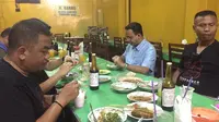 Cerita Anies Baswedan Hobi Makan Nasi Lengko Cirebon Sejak Kecil