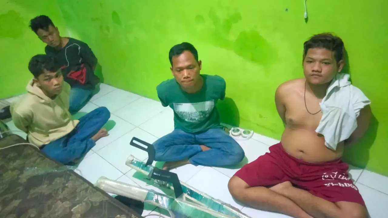 Empat pelaku curanmor diamankan Polsek Setu dari rumah kontrakan di wilayah Bantargebang, Kota Bekasi (Istimewa)