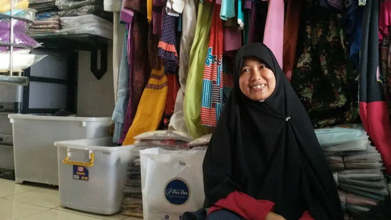 Syafria Ningsih, pengusaha busana muslim asal Medan, Sumatera Utara, yang sukses jualan online di Bukalapak. Liputan6.com/Iskandar