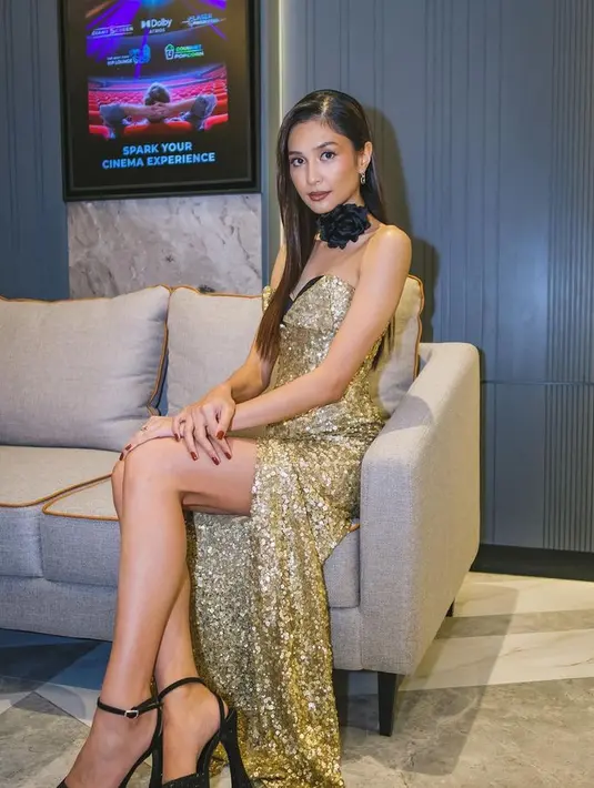 Mikha berperan sebagai Sri dalam film Sewu Dino. Yang merupakan rangkaian peran dalam genre horor yang diambilnya, setelah Teluh Darah. [Foto: @miktambayong]