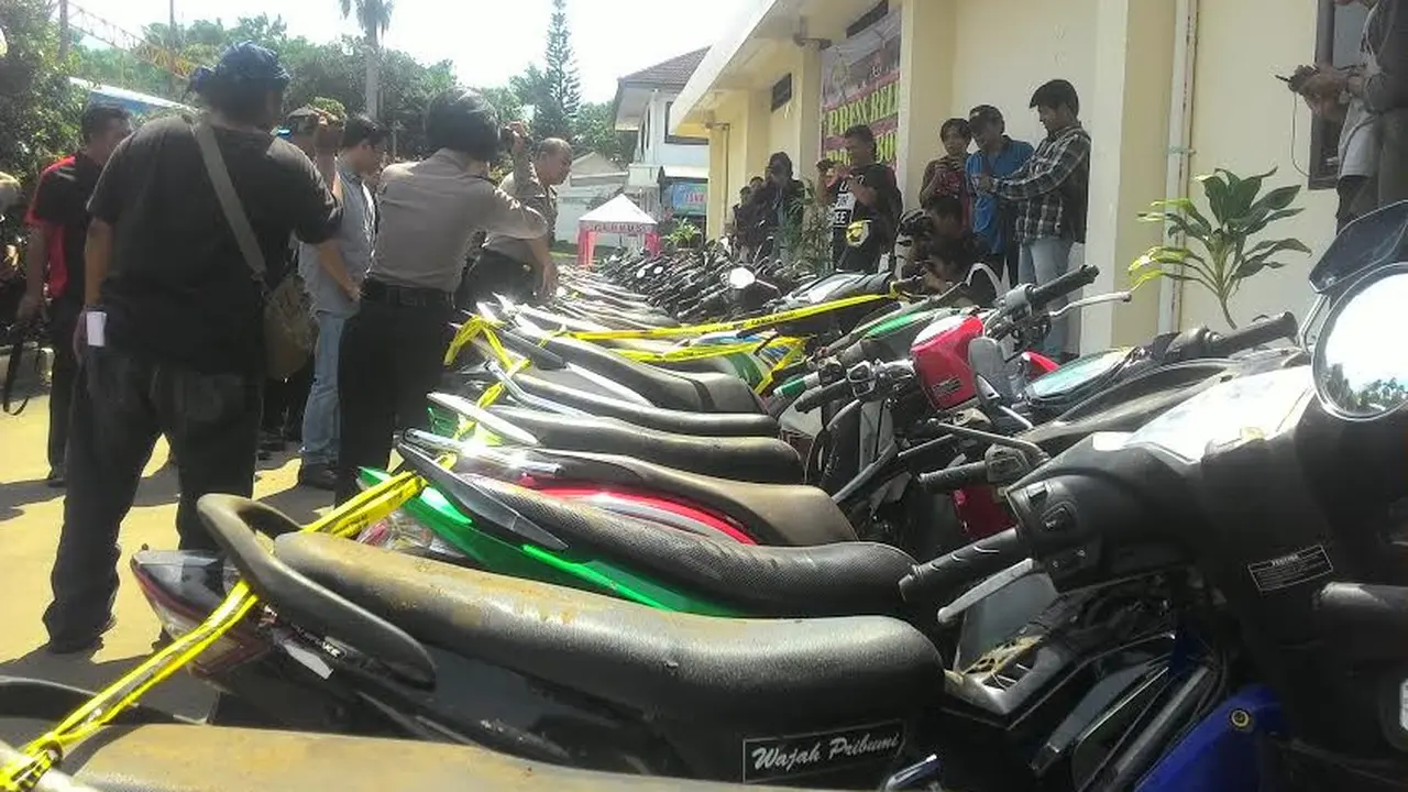 Penyerangan Suporter Aremania