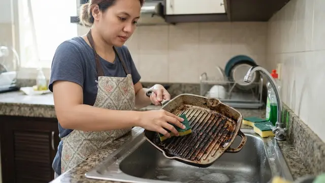 Cara Bersihkan Grill Pan