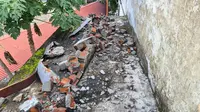 Puing bangunan terdampak gempa magnitudo 4,8 di Aceh. (Dok BNPB)