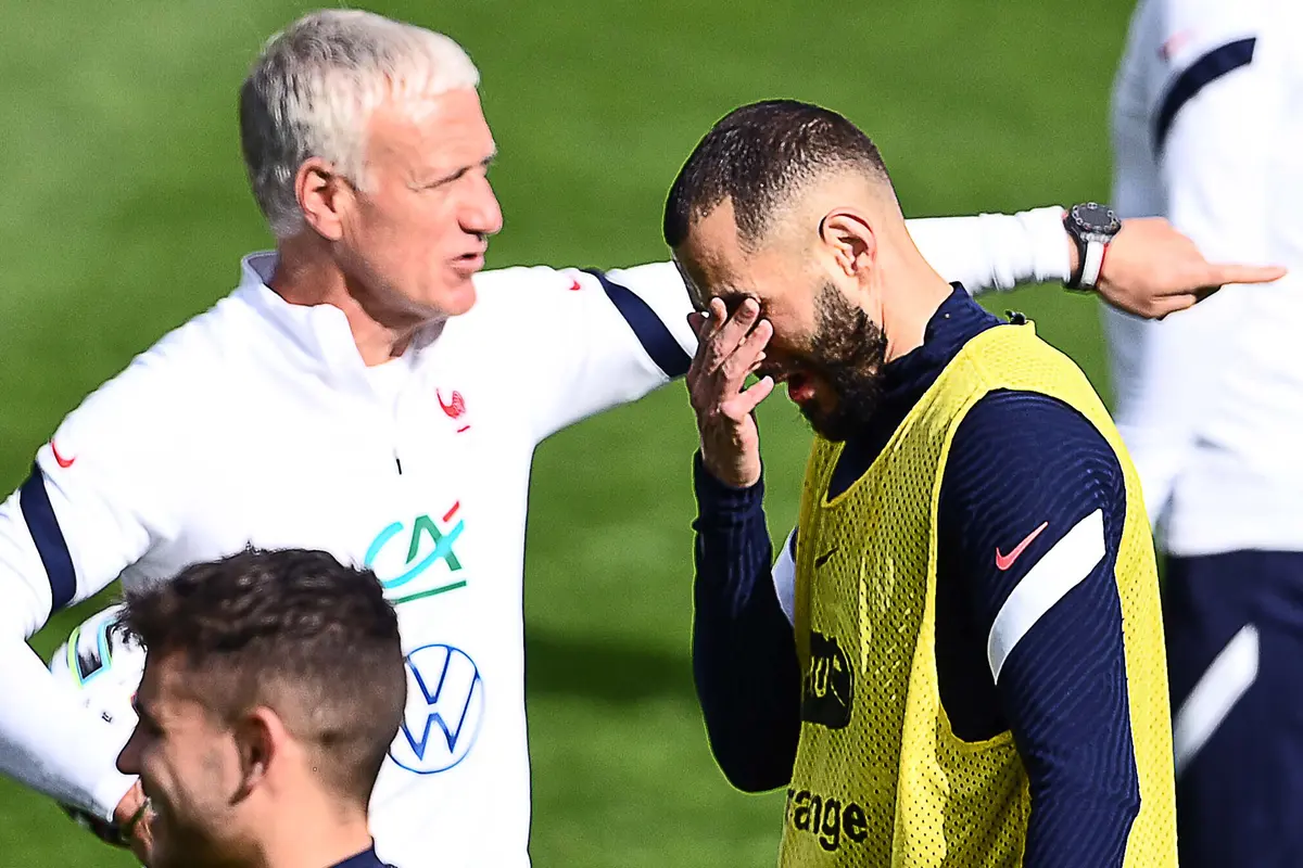 Foto Piala Eropa: Kemesraan Didier Deschamps dan Karim Benzema dalam Sesi Latihan Timnas Prancis Jelang Euro 2020