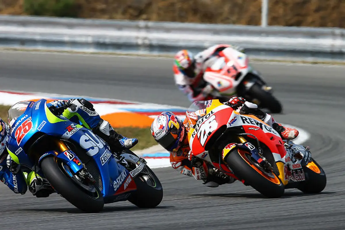 Pebalap Suzuki, Maverick Vinales (biru)