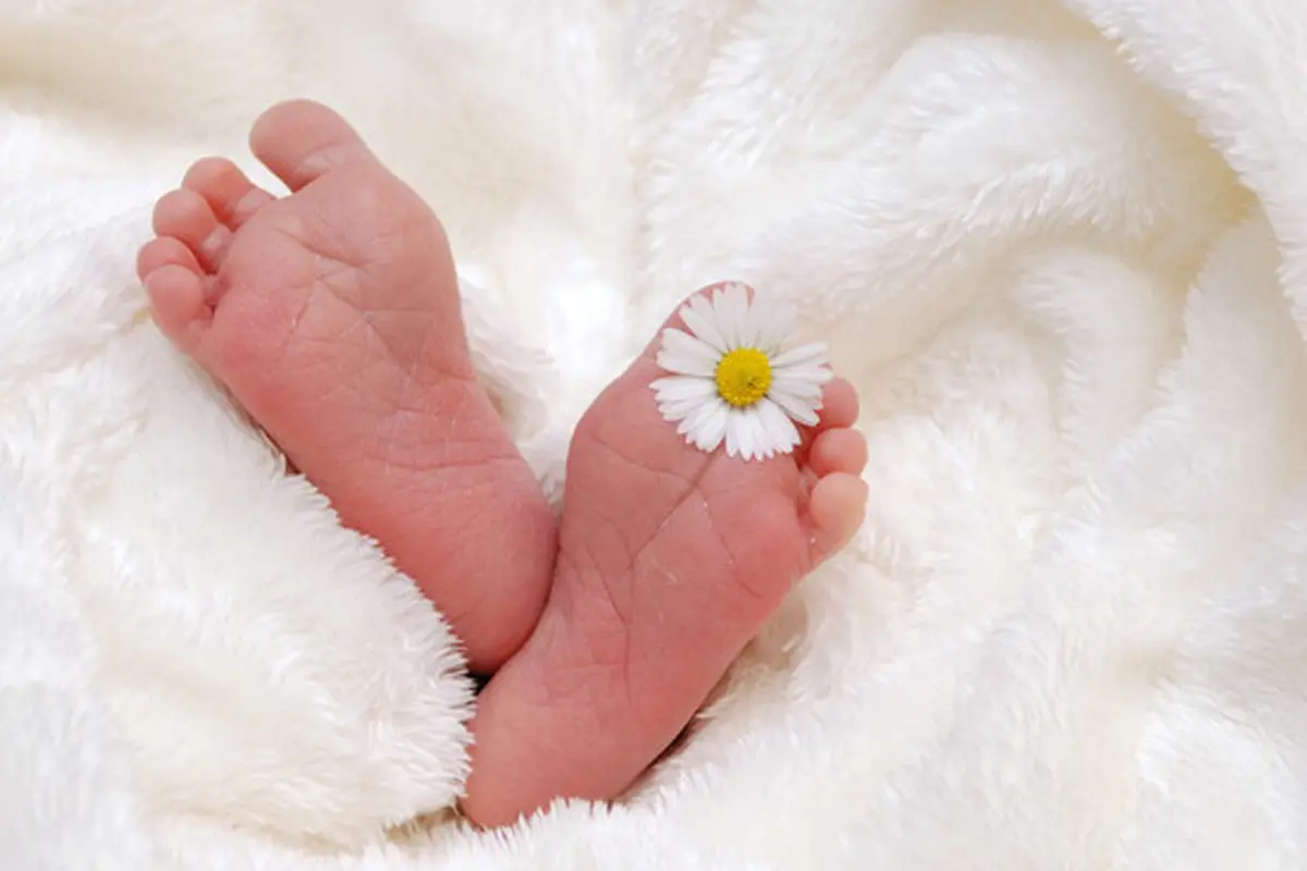 Ajaib, Bayi Baru Lahir Tak Sabar Ingin Berjalan