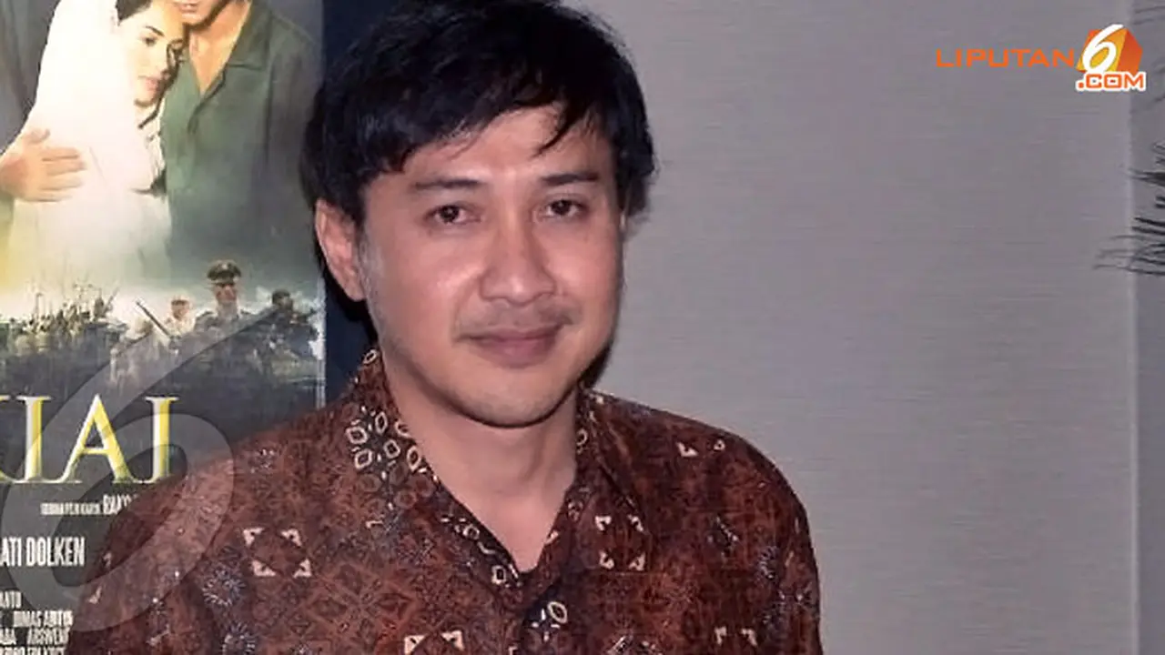 agus-kuncoro-batik-130708c.jpg