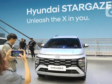 Both Hyundai menghadirkan mobil terbaru Stargazer X pada pameran otomotif Gaikindo Indonesia International Auto Show (GIIAS) 2023 di ICE BSD, Tangerang, Kamis (10/8/2023). (Liputan6.com/Angga Yuniar)