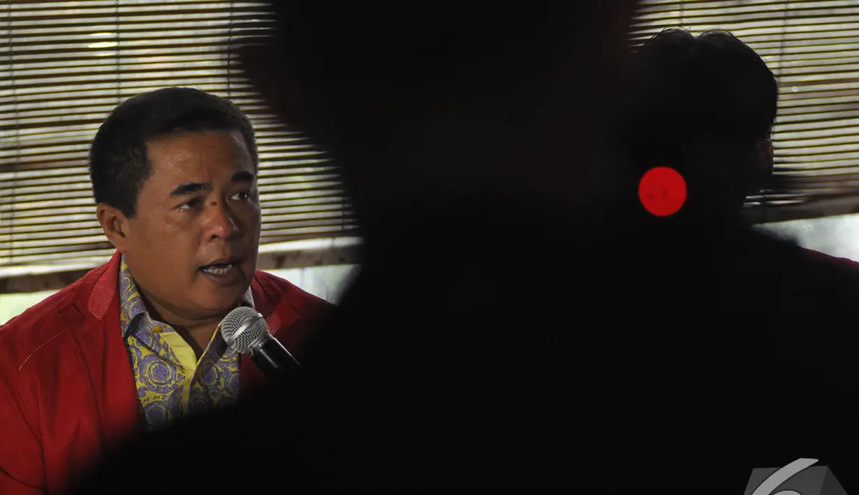 Ade Komarudin menyatakan, pelaksanaan Munas IX Golkar di Jakarta, telah melanggar Anggaran Dasar dan Anggaran Rumah Tangga Partai Golkar, Jakarta, Minggu (7/12/2014). (Liputan6.com/Miftahul Hayat)
