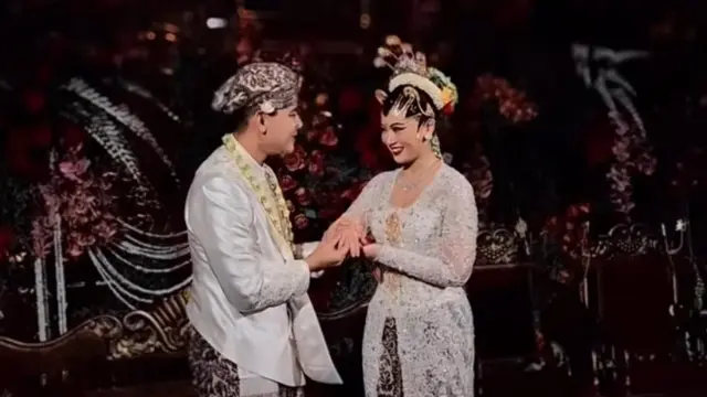 Angela Perkasa Putri Andika Perkasa saat menjalani prosesi pernikahan.