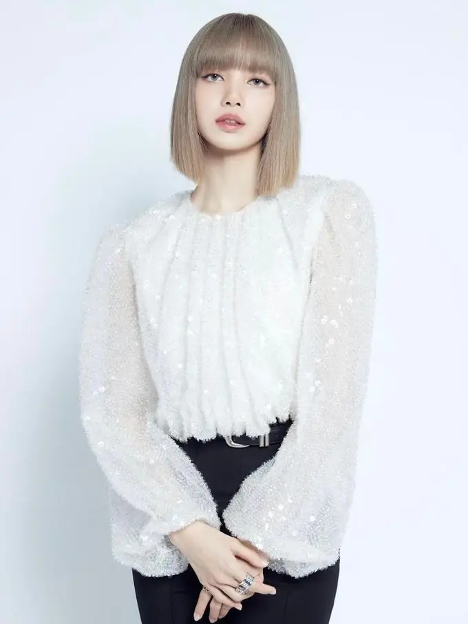 Lisa BLACKPINK Terpilih Jadi Wanita Tercantik di Dunia 2021