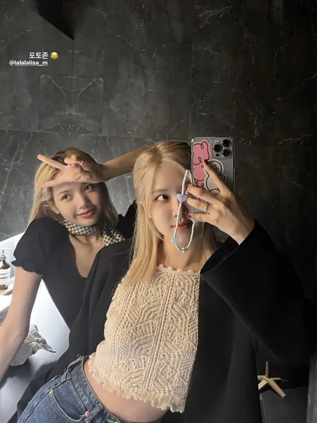 Tampilan Lisa Blackpink bare face terbaru bersama Rose