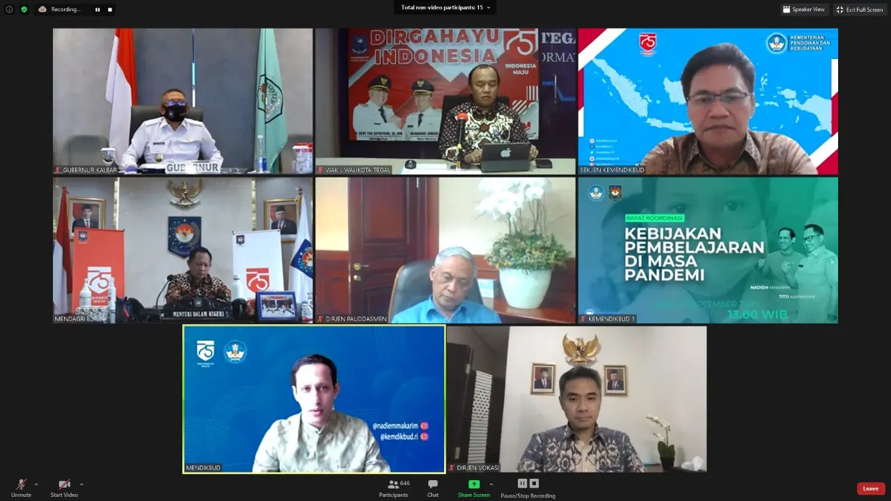 Menteri Pendidikan dan Kebudayaan (Mendikbud) Nadiem Anwar Makarim bersama Menteri Dalam Negeri Muhammad Tito Karnavian melakukan rapat koordinasi (rakor) dengan seluruh kepala daerah.