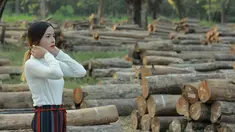 Dikabarkan bahwa komika Dodit Mulyanto menjalin hubungan dengan wanita cantik bernama Cici. Kekasihnya tersebut mengakui dekat dengan pria asal Jawa timur ini sebelum Dodit terkenal seperti sekarang. (Liputan6.com/IG/@angelinaci_)