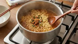Trik Memasak Mi Instan dengan Telur agar Kuahnya Lebih Kental dan Gurih